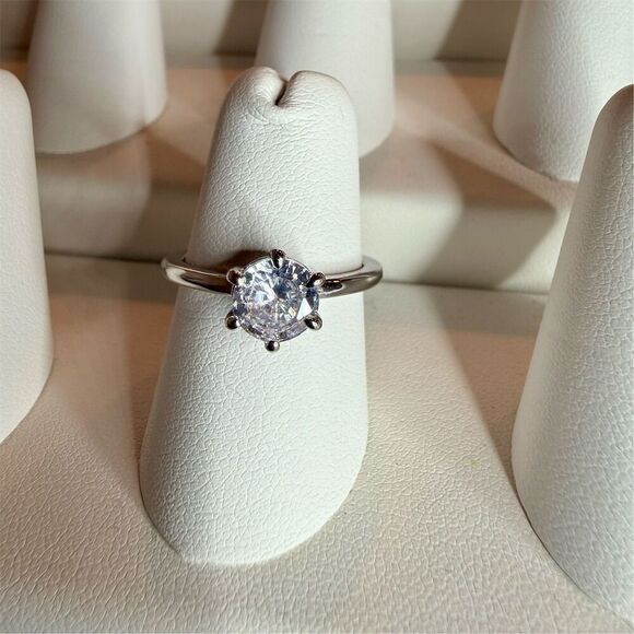 Fashion Jewelry  1 CT CZ Silver Plated Solitaire Engagement Ring Size 6 - Picture 3 of 11
